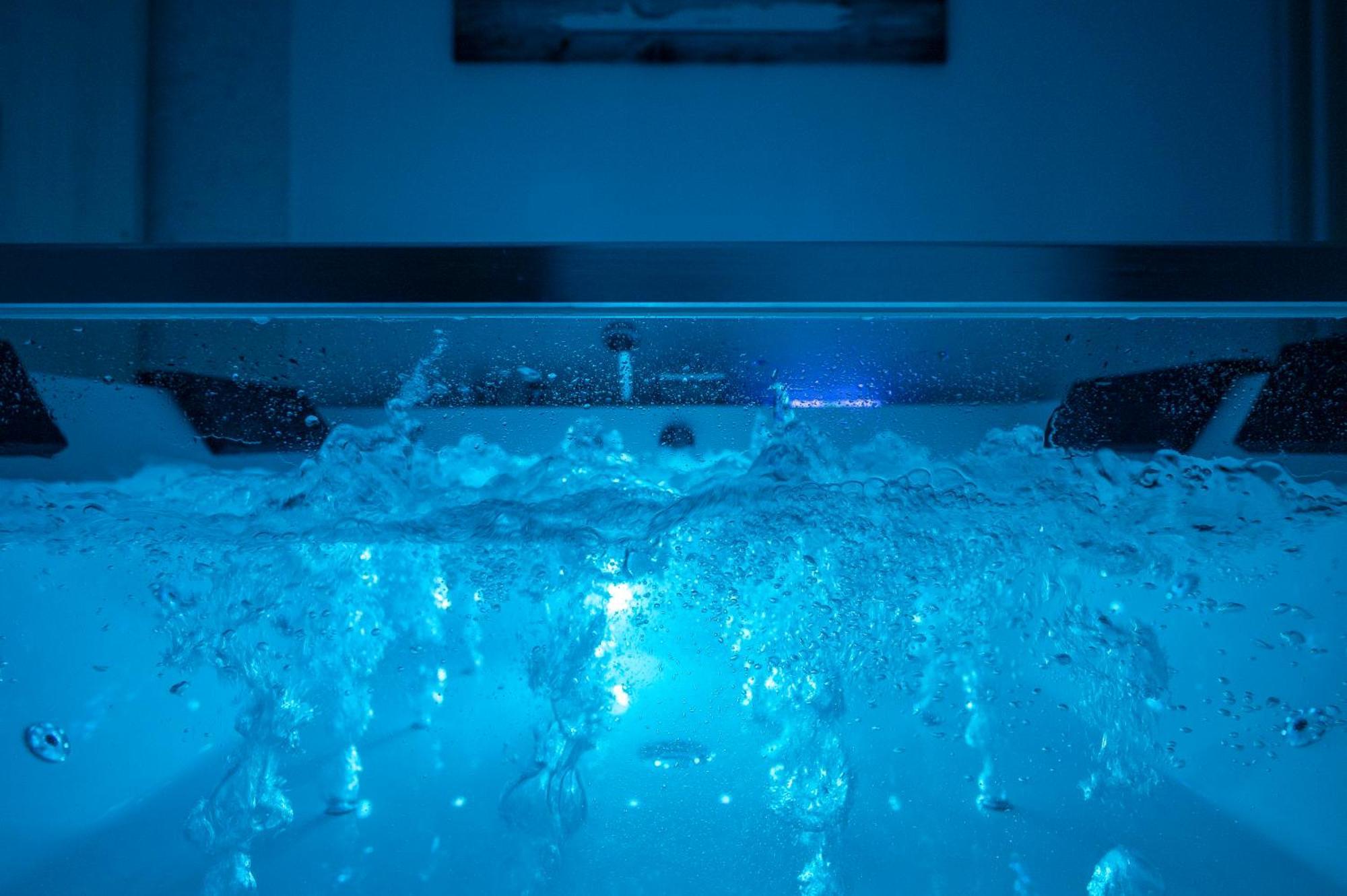 Premium Jacuzzi Suite At The City Center, By Aqua Platinum Tesalonika Bagian luar foto